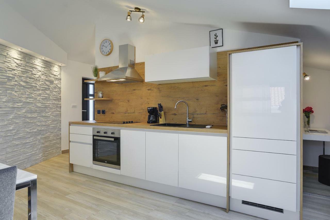 Apartment Niko Pula Buitenkant foto