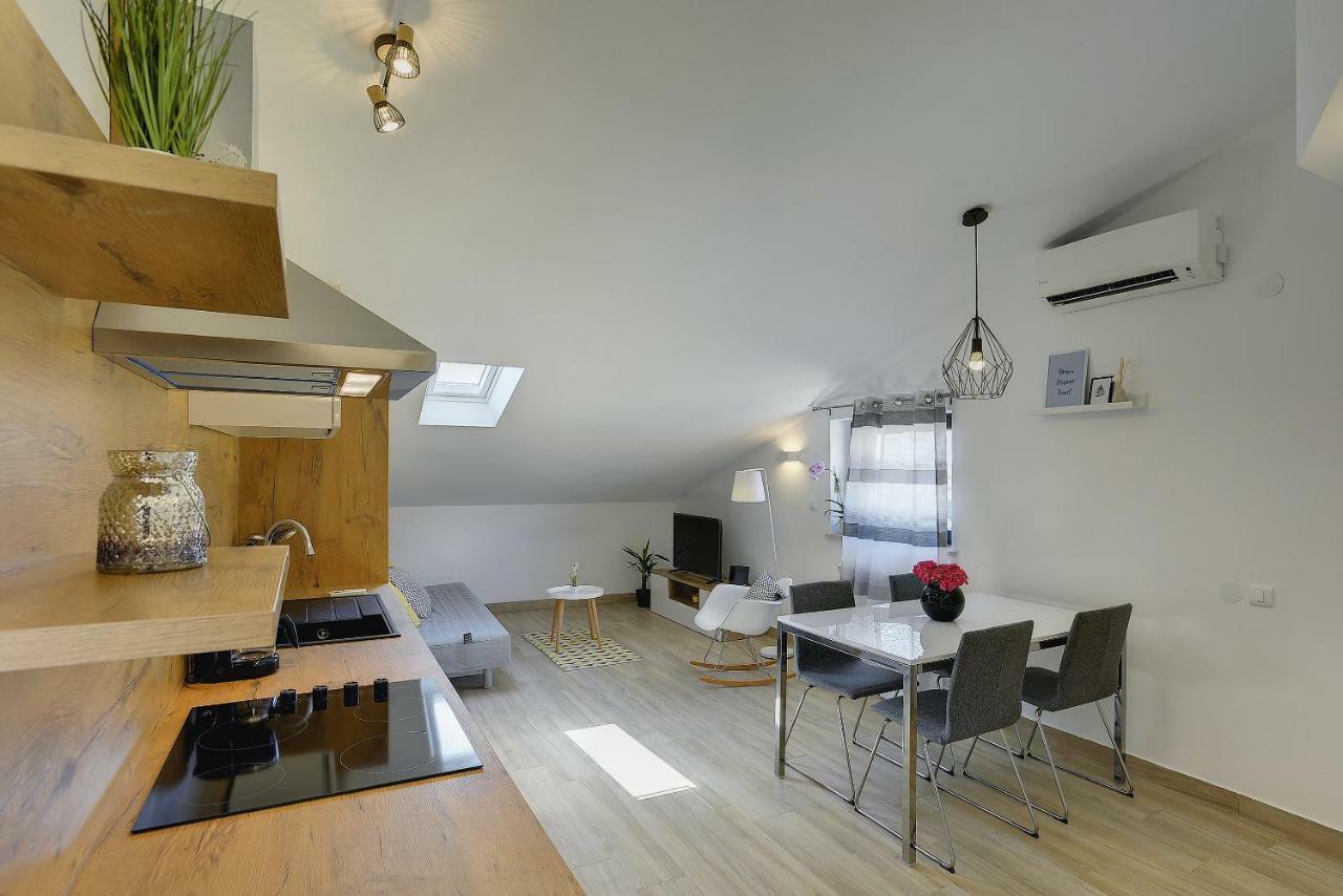 Apartment Niko Pula Buitenkant foto