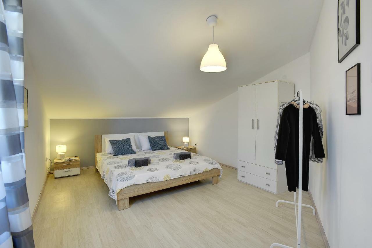 Apartment Niko Pula Buitenkant foto